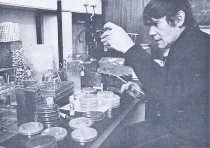 Brenner in the lab